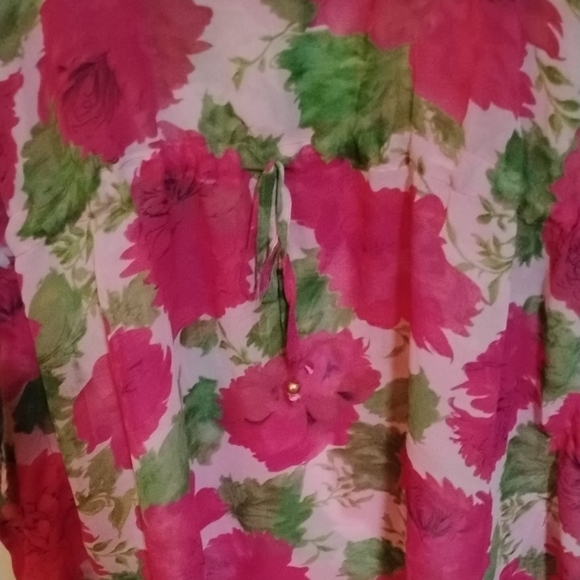 Pink and Red Floral Tunic with Rounded Cut Neckline - Picture 4 of 5